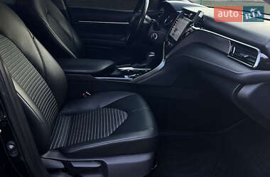 Седан Toyota Camry 2019 в 