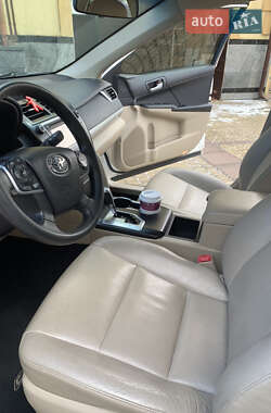 Седан Toyota Camry 2013 в Львове