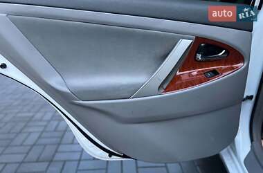 Седан Toyota Camry 2010 в 