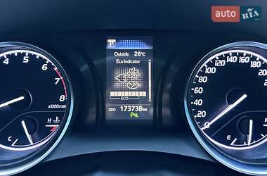 Седан Toyota Camry 2018 в 