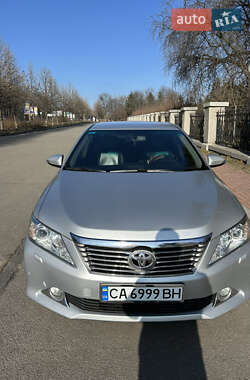 Седан Toyota Camry 2012 в Умани