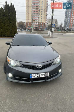 Toyota Camry 2014