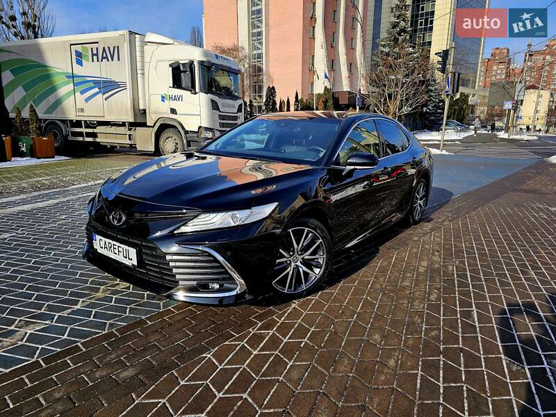 Седан Toyota Camry 2021 в Києві