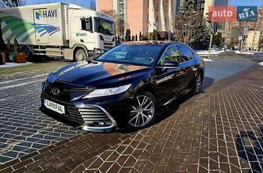 Седан Toyota Camry 2021 в Києві