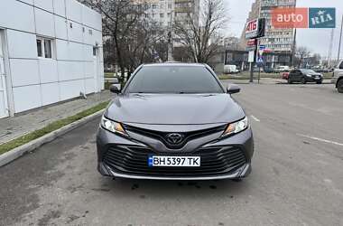 Седан Toyota Camry 2018 в Одессе