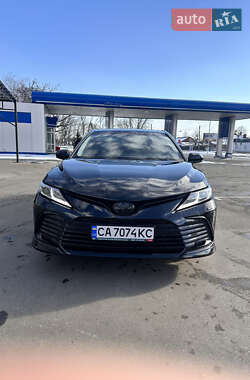 Седан Toyota Camry 2022 в Черкассах