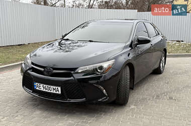 Седан Toyota Camry 2017 в Днепре