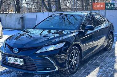 Седан Toyota Camry 2021 в Кропивницком