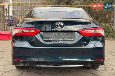 Седан Toyota Camry 2017 в Одессе