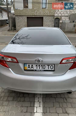 Седан Toyota Camry 2014 в Киеве