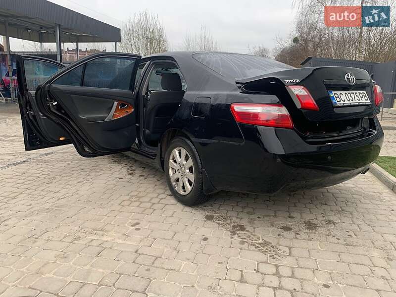 Седан Toyota Camry 2007 в Львове