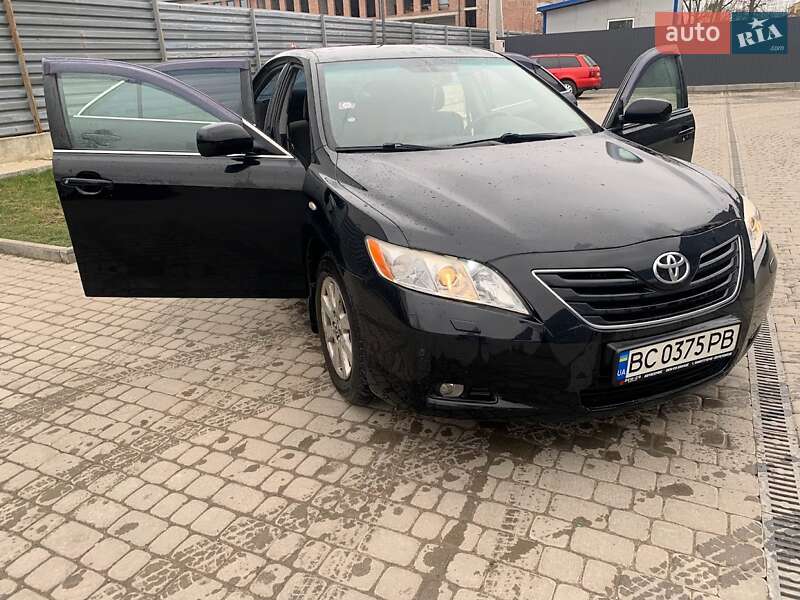 Седан Toyota Camry 2007 в Львові