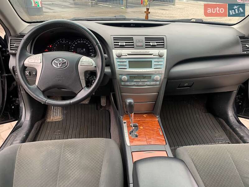Седан Toyota Camry 2007 в Львове