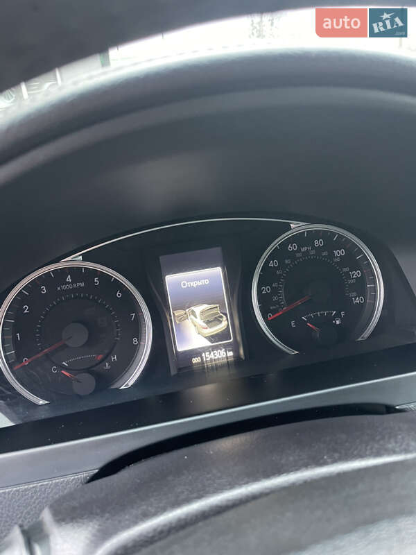 Седан Toyota Camry 2015 в Хмельницькому