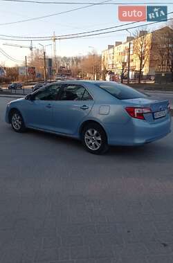 Седан Toyota Camry 2012 в 