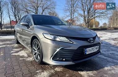 Седан Toyota Camry 2022 в Києві