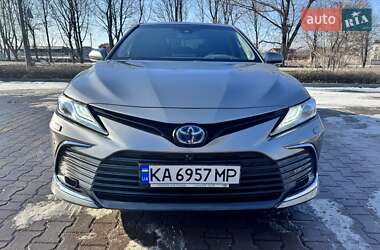 Седан Toyota Camry 2022 в Києві