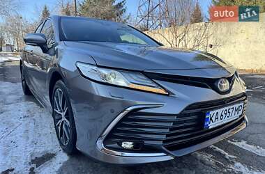 Седан Toyota Camry 2022 в Києві