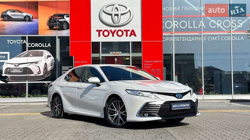 Седан Toyota Camry 2022 в Івано-Франківську