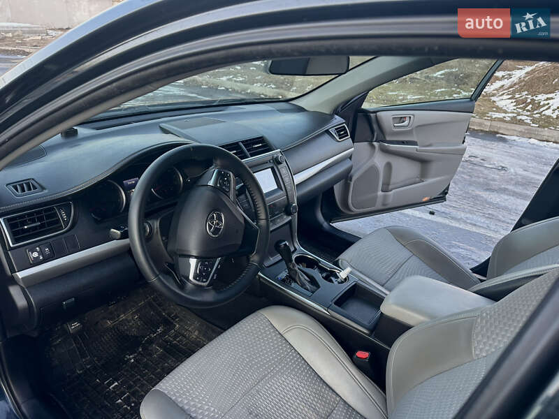 Седан Toyota Camry 2014 в Ірпені