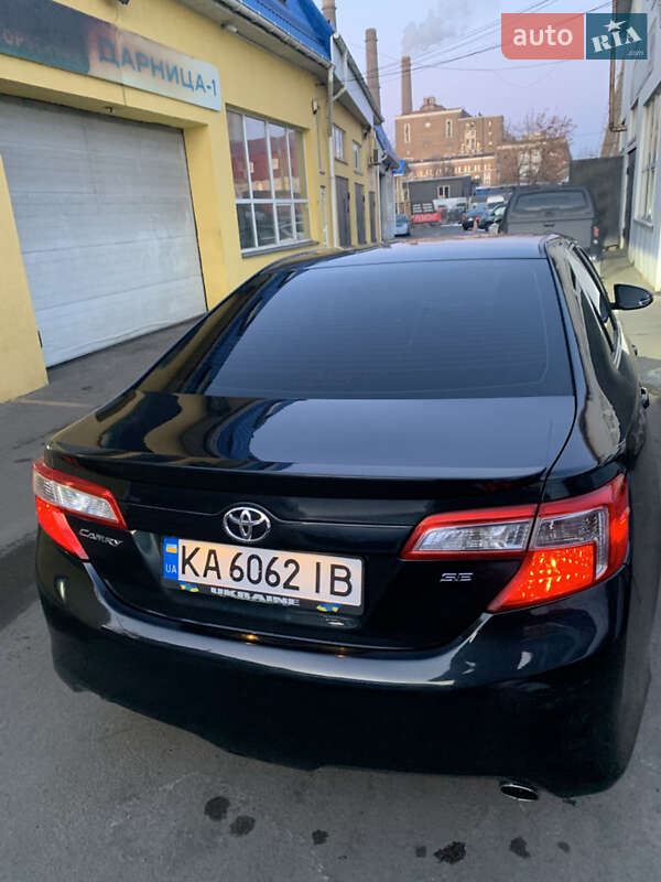Седан Toyota Camry 2014 в Киеве