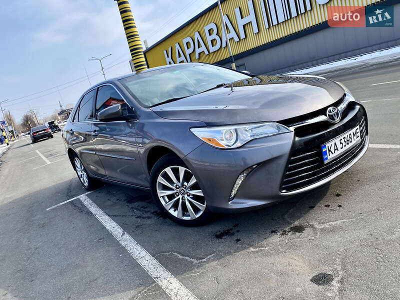 Седан Toyota Camry 2017 в Києві