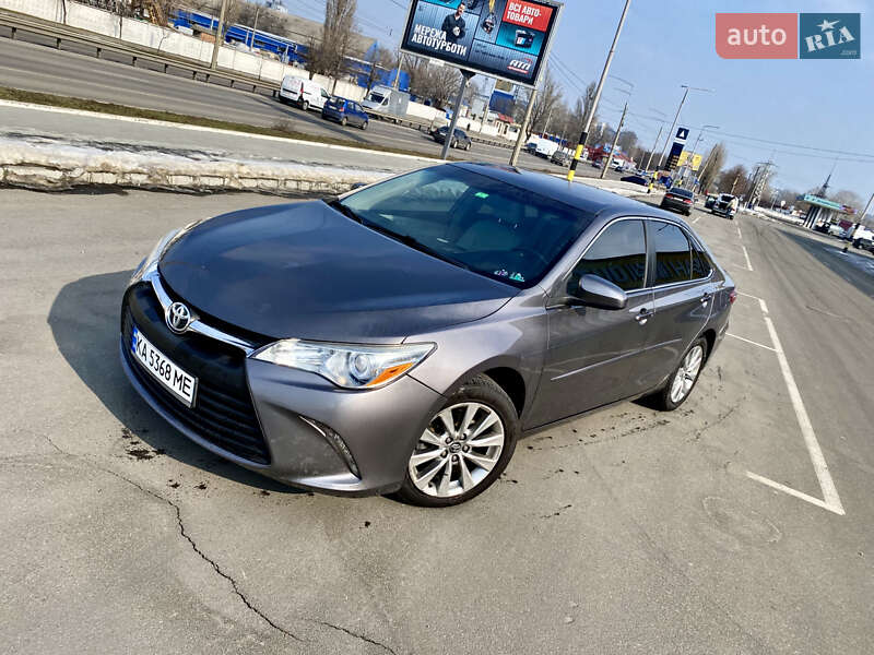 Седан Toyota Camry 2017 в Києві