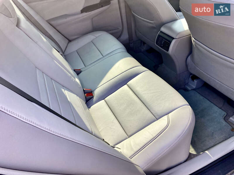Седан Toyota Camry 2017 в Києві