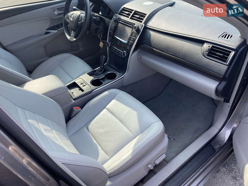 Седан Toyota Camry 2017 в Києві