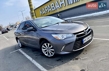 Седан Toyota Camry 2017 в Києві