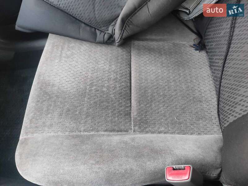 Седан Toyota Camry 2004 в Днепре фото 12 Седан Toyota Camry 2004 в Днепре