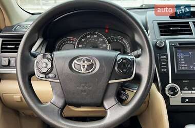 Седан Toyota Camry 2014 в Києві