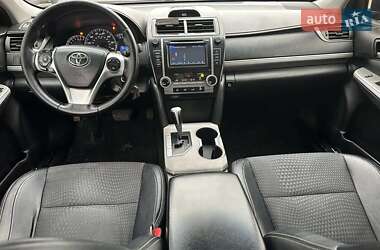 Седан Toyota Camry 2013 в 