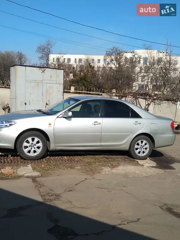 Toyota Camry 2004