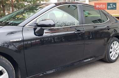 Седан Toyota Camry 2019 в 