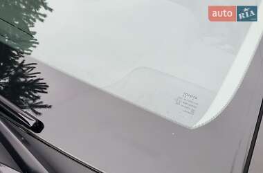 Седан Toyota Camry 2019 в 