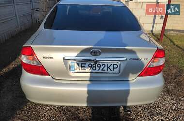 Седан Toyota Camry 2004 в 