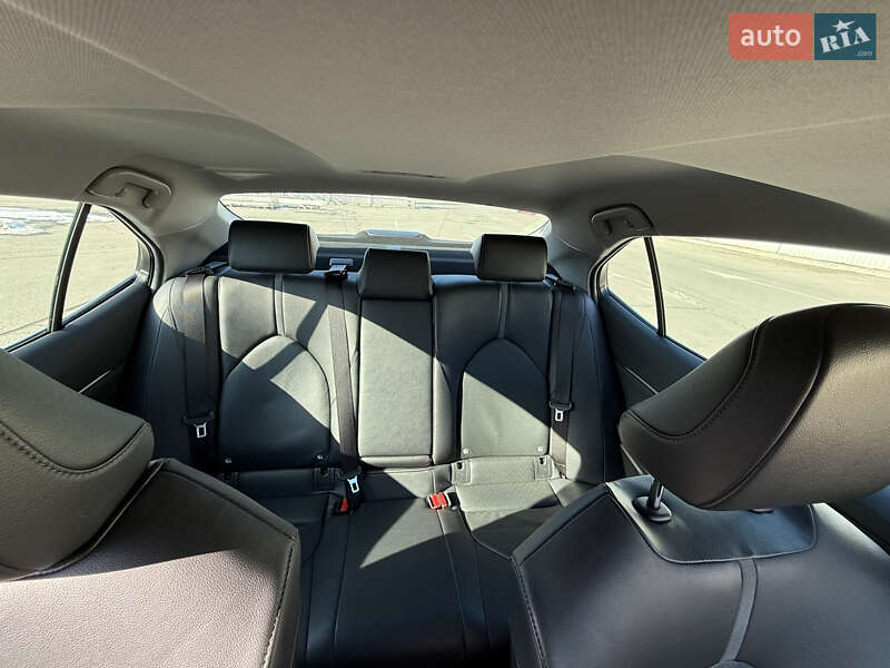 Седан Toyota Camry 2021 в Кременчуці