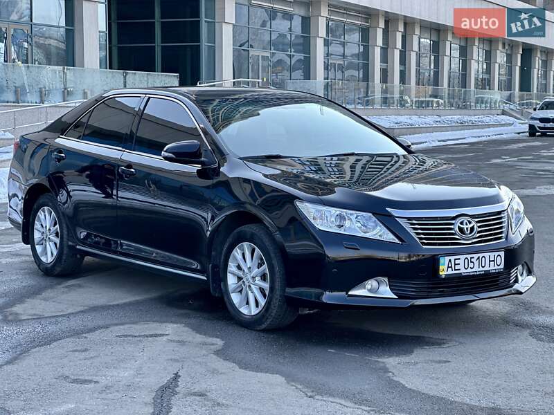 Седан Toyota Camry 2011 в Дніпрі