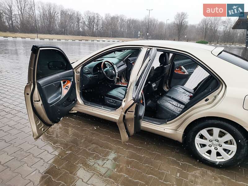 Седан Toyota Camry 2008 в Желтых Водах