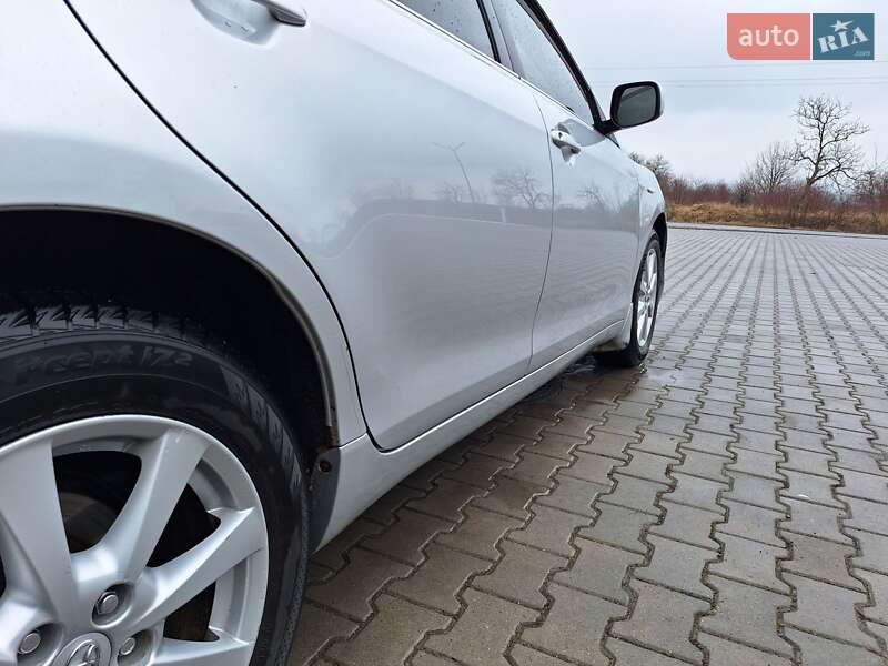 Седан Toyota Camry 2008 в Чернівцях