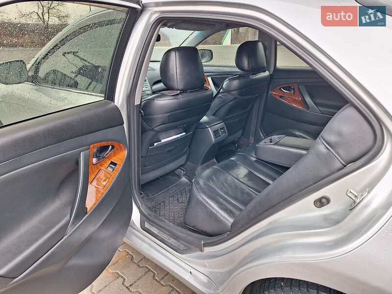 Седан Toyota Camry 2008 в Чернівцях