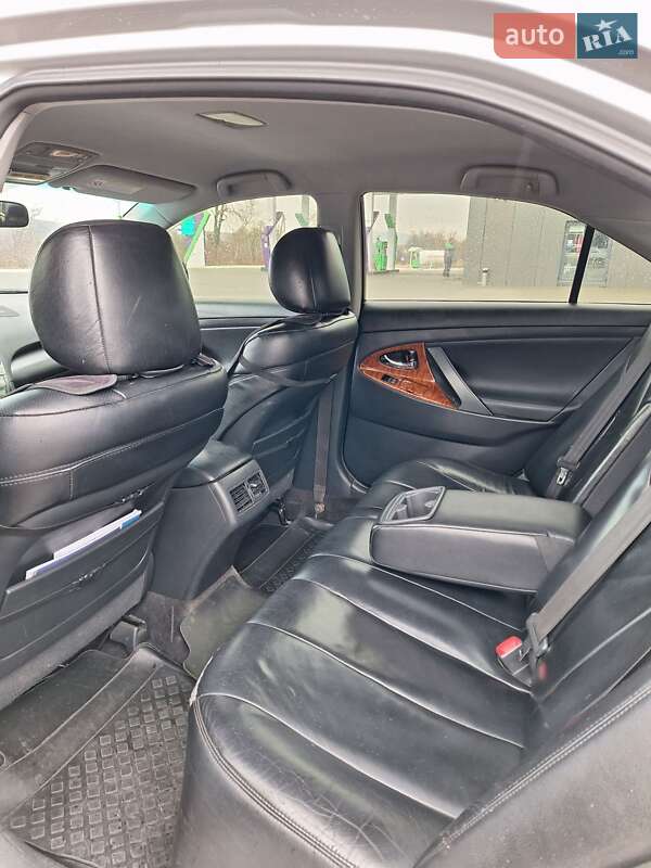 Седан Toyota Camry 2008 в Чернівцях