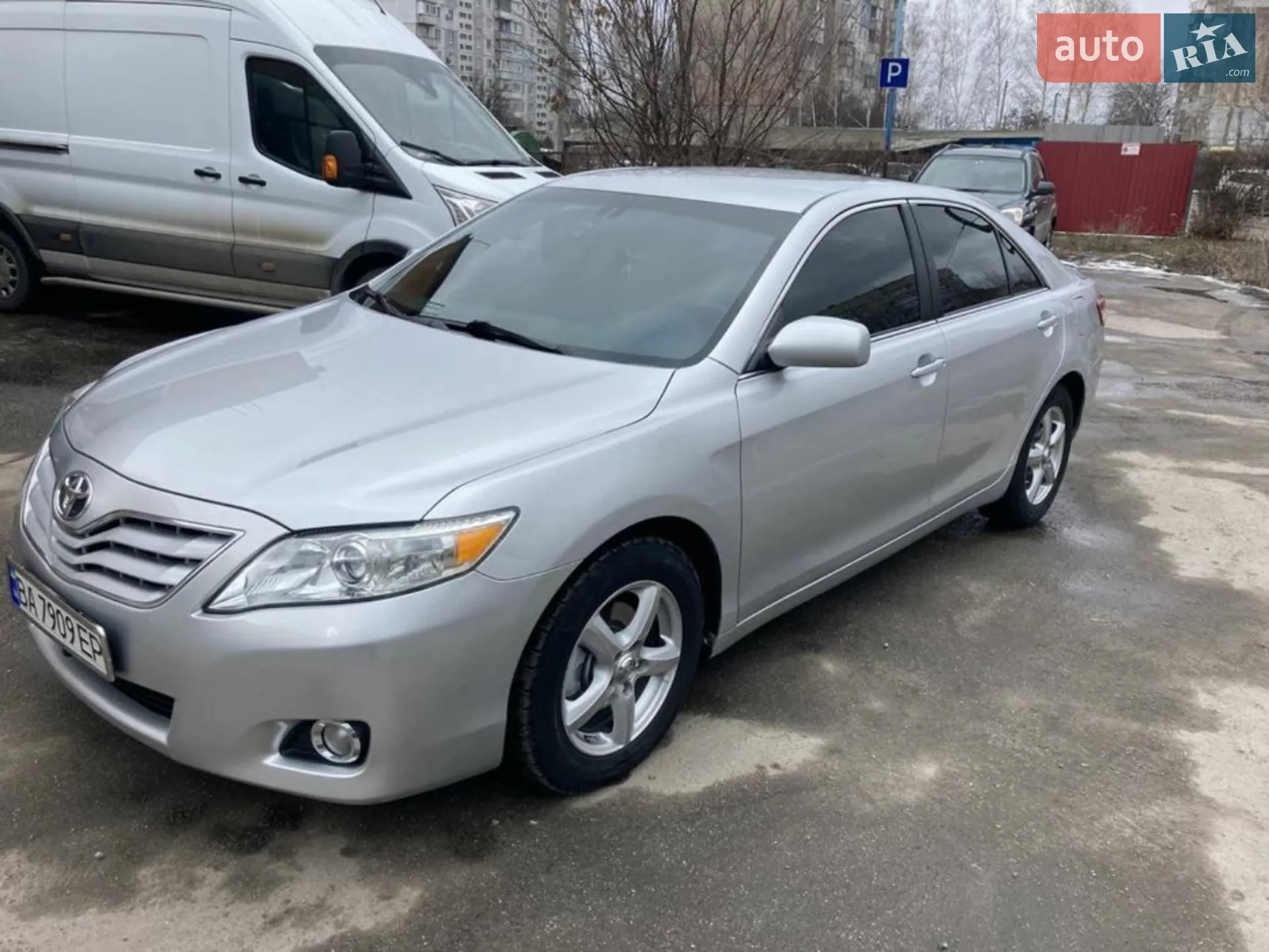 2011 Toyota Camry - фото 1