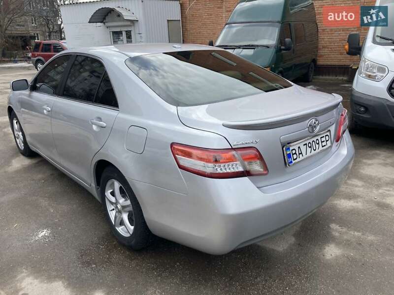 Седан Toyota Camry 2011 в Кропивницькому