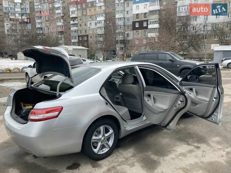 Седан Toyota Camry 2011 в Кропивницькому