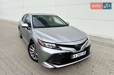 Седан Toyota Camry 2019 в Києві