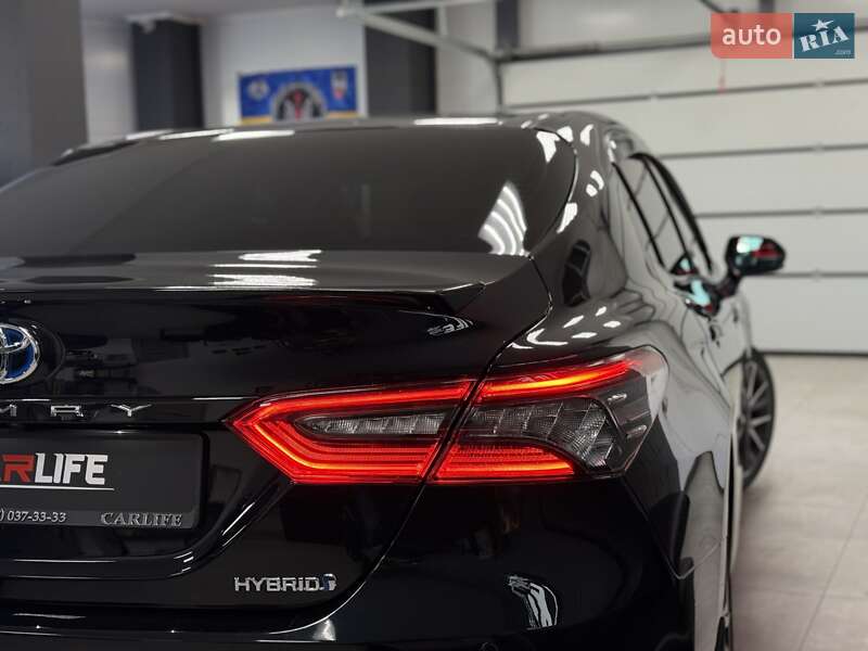 Седан Toyota Camry 2023 в Тернополі