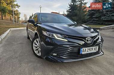 Седан Toyota Camry 2018 в Києві