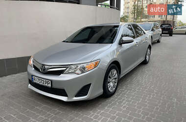 Седан Toyota Camry 2013 в Києві